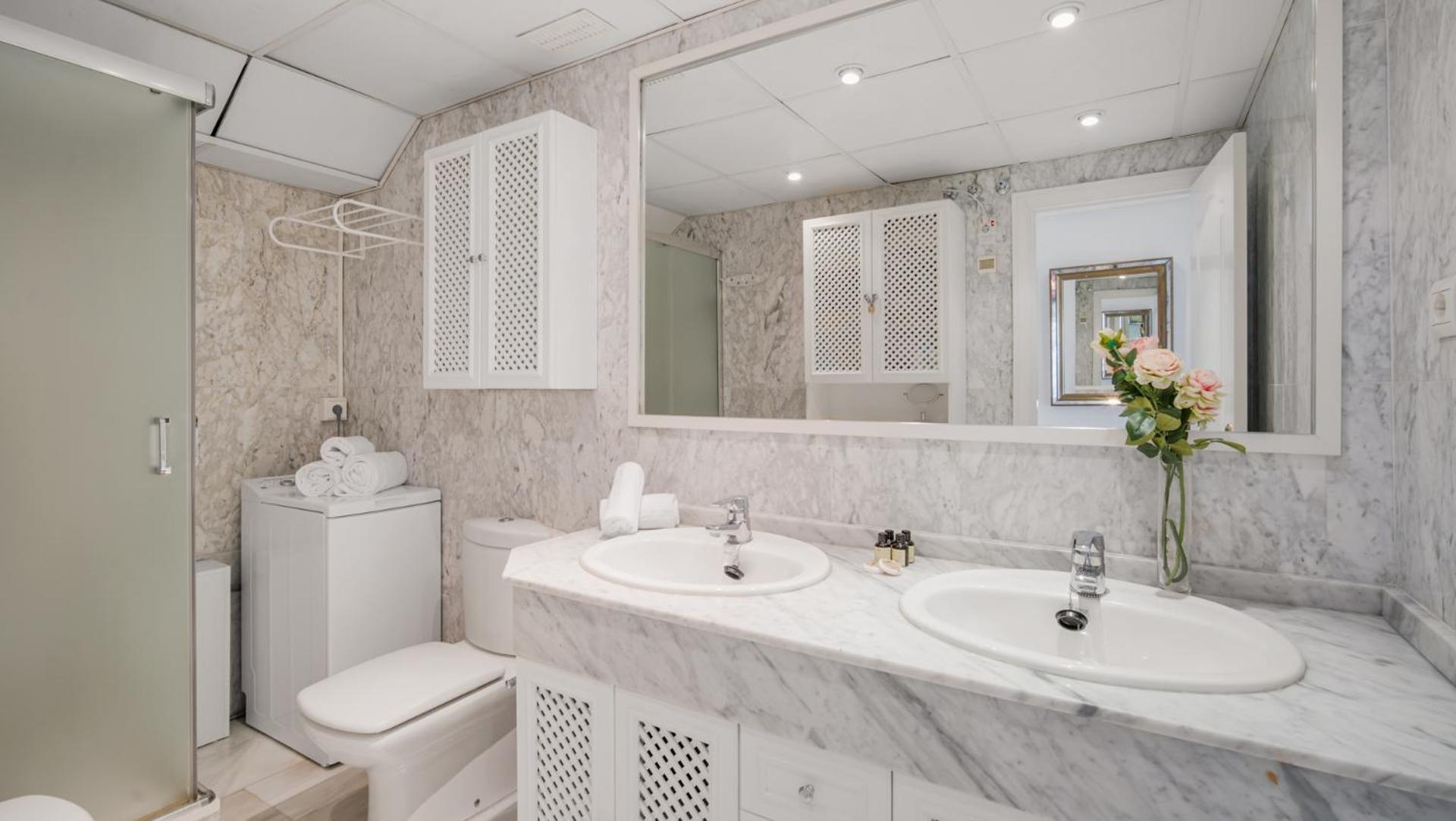 1 Bedroom Apartment, With Sea Views, In Medina Garden - Puerto Banus Marbella Buitenkant foto